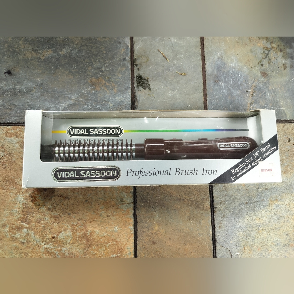VINTAGE VIDAL SASSOON PROFESSIONAL 3/4" CURLING BRUSH IRON VS-111-B  (N.O.S)